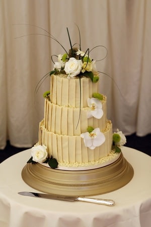 Bride and grooms wedding cake